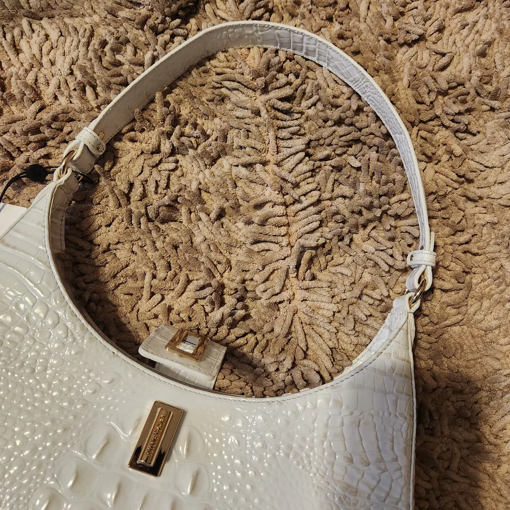 Brahmin Genuine Leather White Shoulder Bag with Gold Hardware 12.5"x12"x3. 5" - Picture 5 of 7